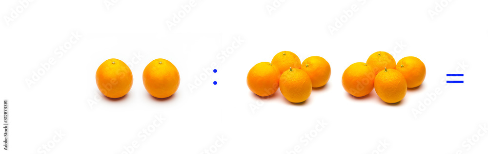 División sencilla entre naranjas, cálculo matemático de división. División sencilla entre naranjas, cálculo matemático de división.