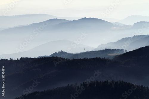 Dunst und Nebel über dem Schwarzwald © as-PROmedia
