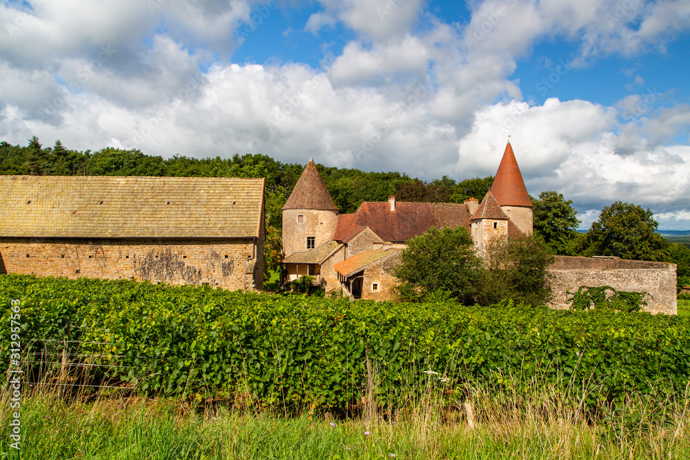 Les Nobles im Burgund in Frankreich mit Weinanbau