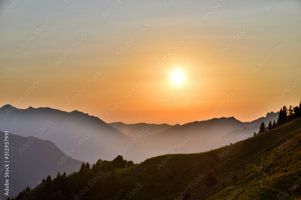 Sonnenuntergang bei Nebel