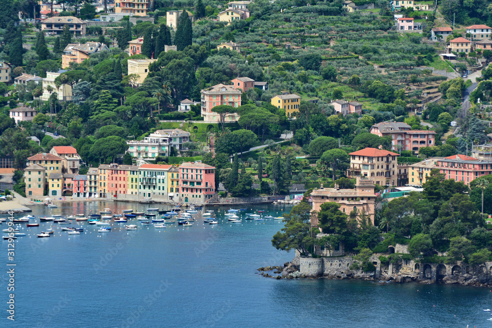 Panorama di Rapallo dalla frazione di Sant'Ambrogio a Zoagli