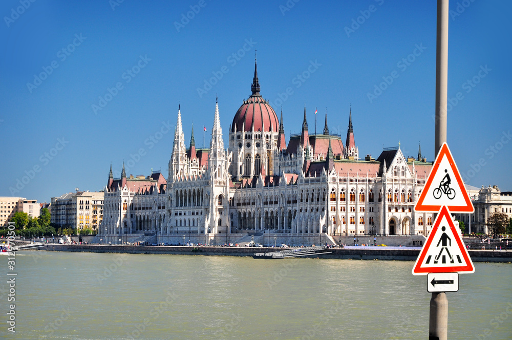 Obraz premium Hungary Budapest Parliament government building