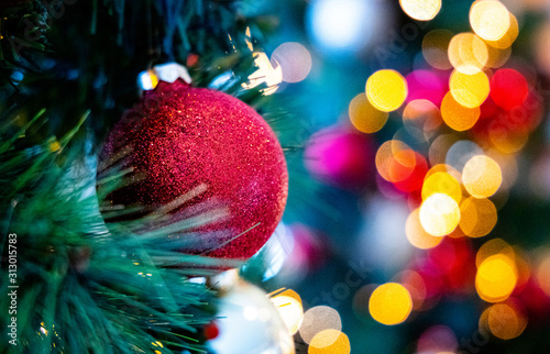 Weihnachten Weihnachtsbaum Kugel rot gold christmas tree xmas holidays