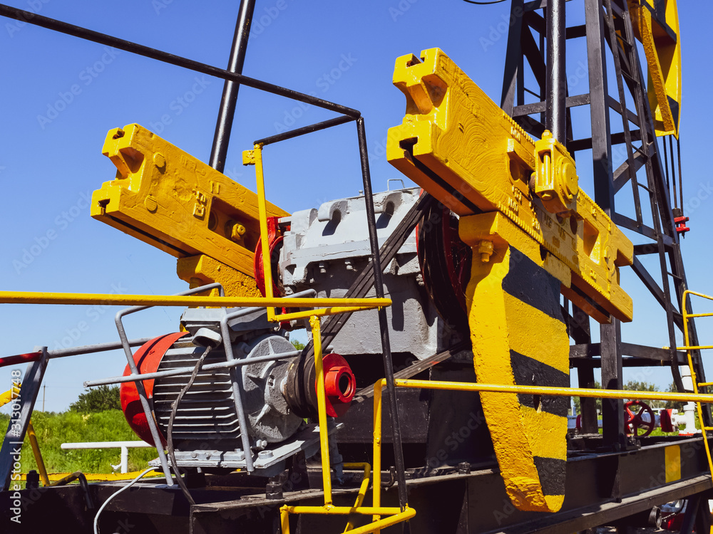 custom made wallpaper toronto digitalBalance weight and reducer the pumping unit of an oil well.