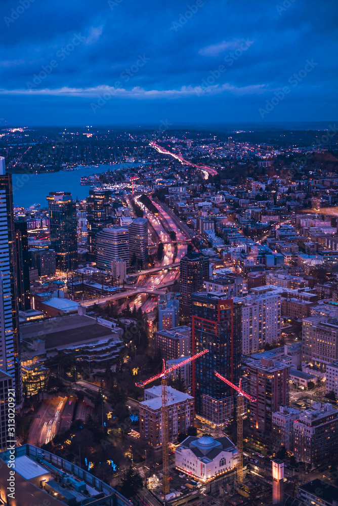 Fototapeta premium Downtown Seattle Washington at Sunset