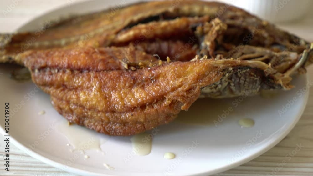 Fried Snapper Fish with Fish Sauce Fried Snapper Fish with Fish Sauce