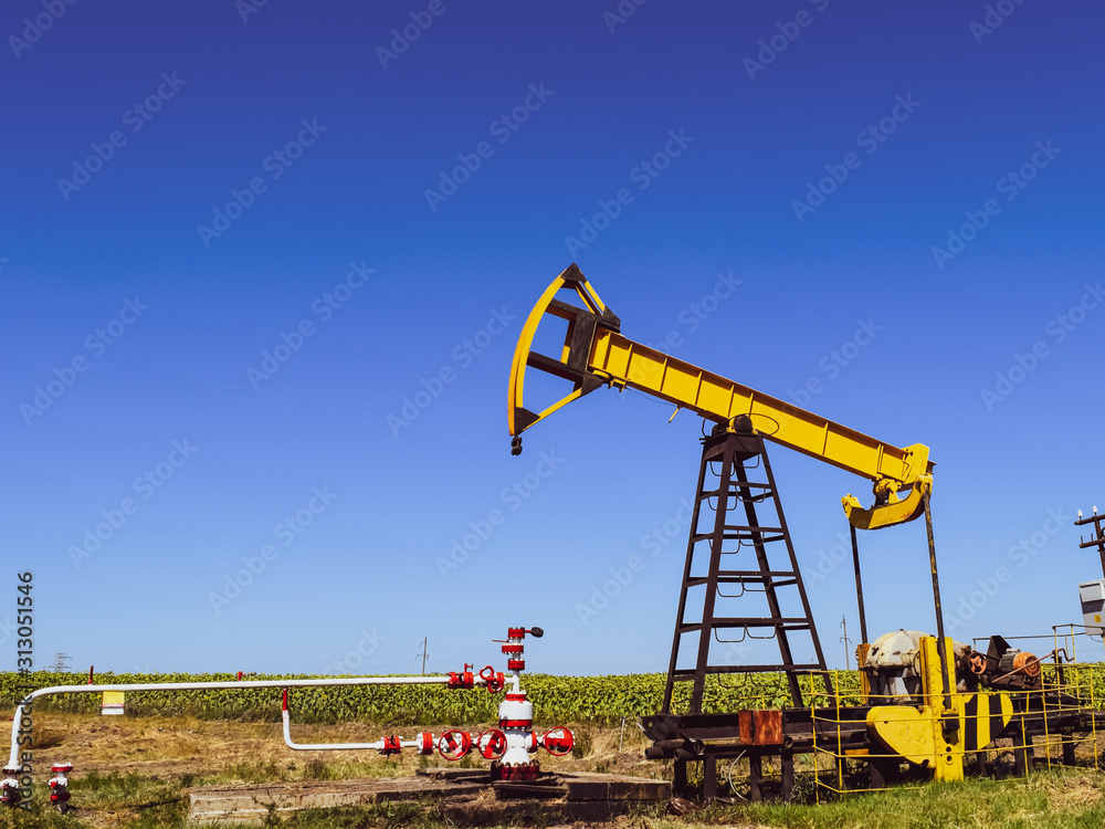 Pumping unit as the oil pump installed on a well