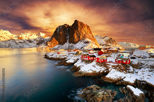 Landscape of Norway lofotens - hamnoy © Piotr Krzeslak