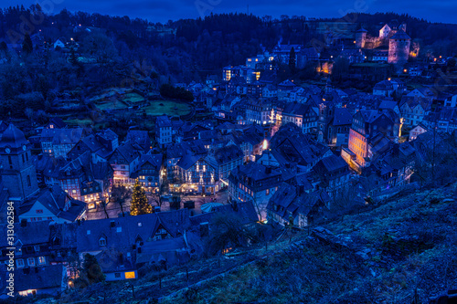 View of the old town of Monschau after dusk © Daniel Beckemeier