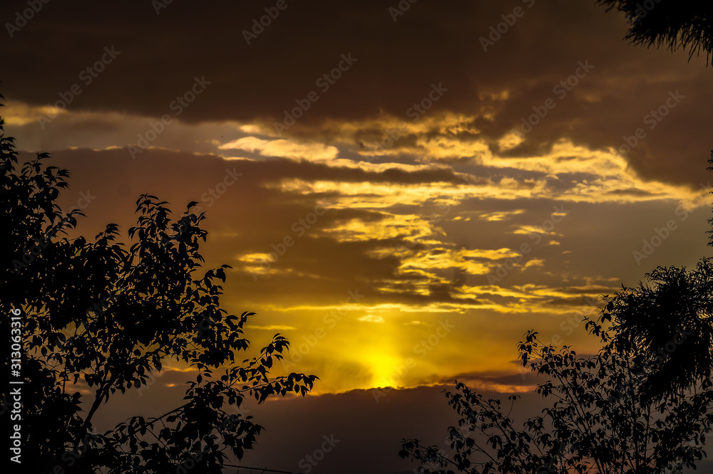 Fototapeta premium Golden sunset in the mountains