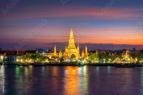 Wat Arun Ratchawararam Ratchawaramahawihan or Wat Arun is a Buddhist temple in Bangkok Yai district of Bangkok, Thailand © Thirawatana