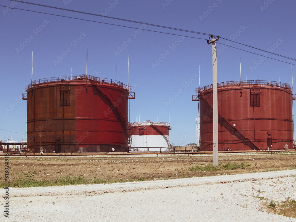 Obraz premium Storage tanks for petroleum products