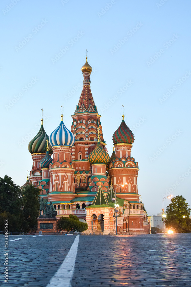 Obraz premium Close up for the Colorful st basil's cathedral the beautiful landmark of Red square kremlin Moscow , russia &nbsp;