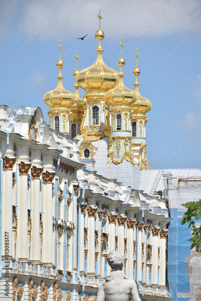 Obraz premium view for the russian landmark Catherine royal gold Palace and outdoor park and garden , Rococo palace located in the town of Tsarskoye in St petersburg ,Pushkin Russia