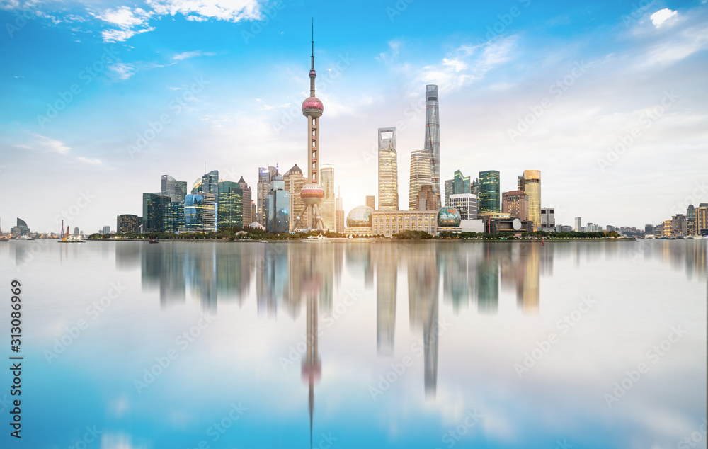 Fototapeta premium Shanghai skyline with historical Waibaidu bridge, China