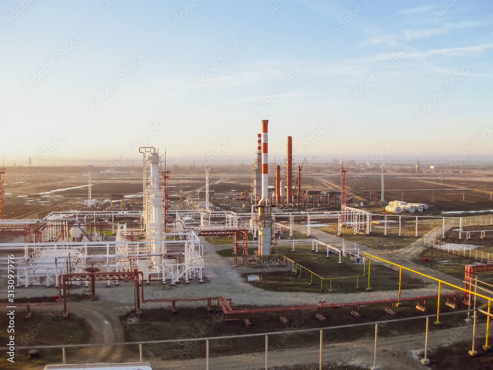 Obraz premium The oil refinery