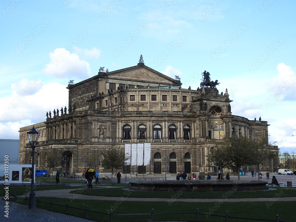 Obraz premium Opera in Dresden