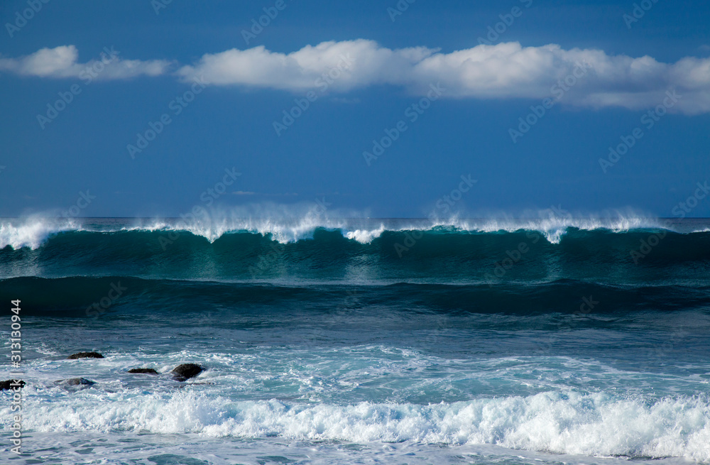 powerful waves breaking powerful waves breaking