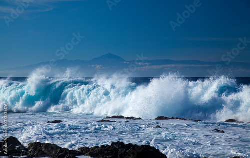 Gran Canaria, breaking waves