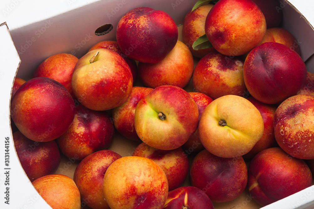 Farm Fresh Organic Heavenly Peaches in a box Farm Fresh Organic Heavenly Peaches in a box