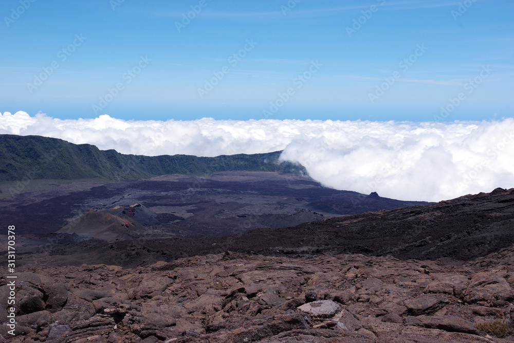 panorama du piton de la Fournaise (île de la Réunion)