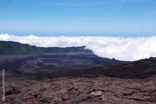panorama du piton de la Fournaise (île de la Réunion)