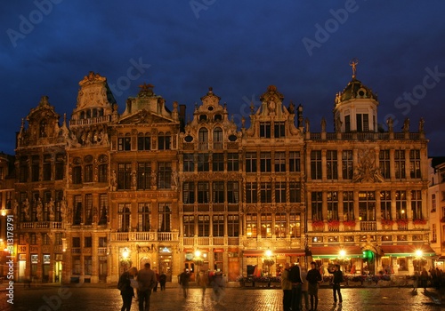Grote Markt Square in centra Brussels at night