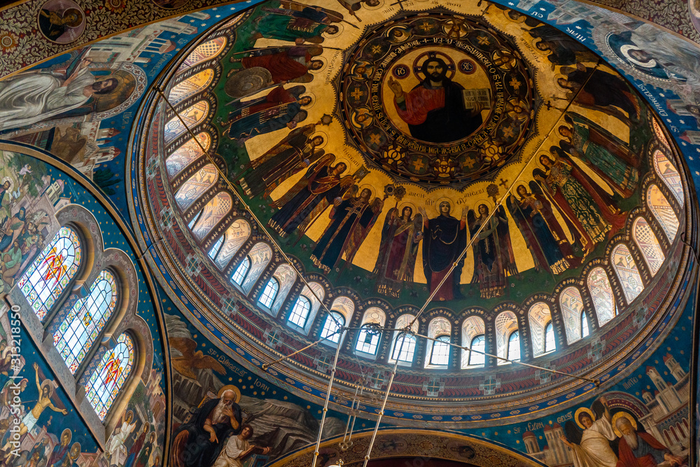 Obraz premium Holy Trinity Cathedral in the old town of Sibiu in the afternoon during spring season . One of the most beautiful city which is Unesco sites of the country , Sibiu , Transylvania , Romania
