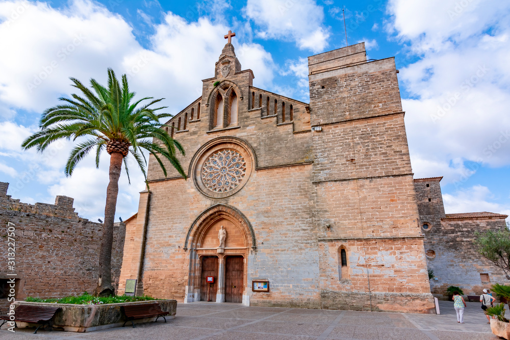 Fototapeta premium Alcudia Cathedral, Mallorca, Balearic islands, Spain