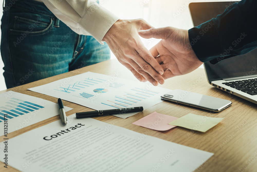 closeup.handshake business partners agree to contract Real Estate Venture International trade,contract investment in meetings vision to invest for profit. closeup.handshake business partners agree to contract Real Estate Venture International trade,contract investment in meetings vision to invest for profit.