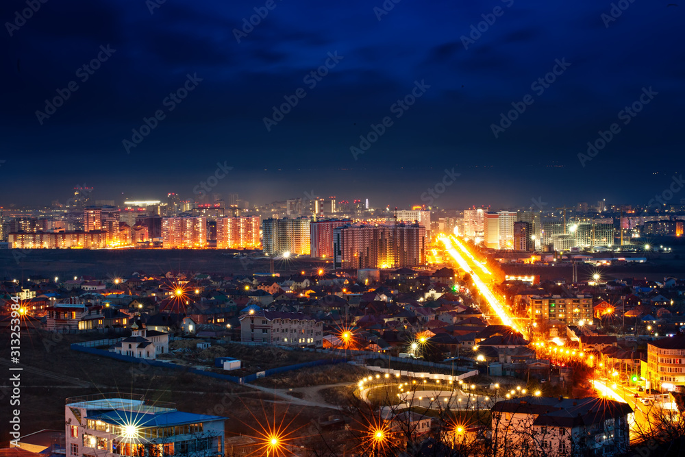 Fototapeta premium Widok na miasto nocą. Rosja. Anapa.
