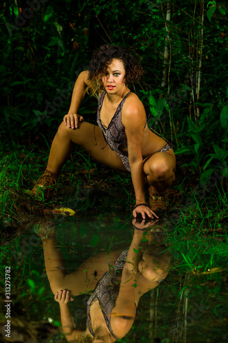 фотографія Female jungle woman in rainforest