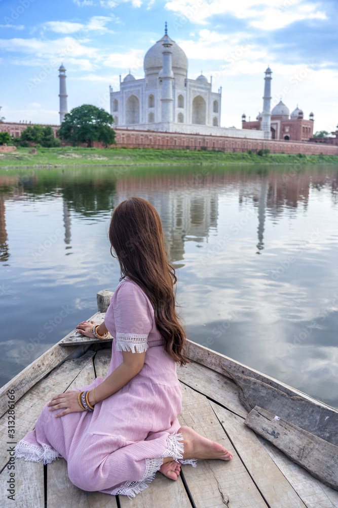 Tips For Visiting & Photographing The Taj Mahal - our travel home