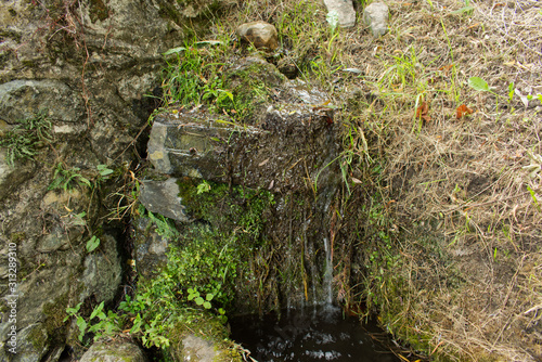 Lavoir du village d'Arroust dans les Pyrénées Atlantique photo