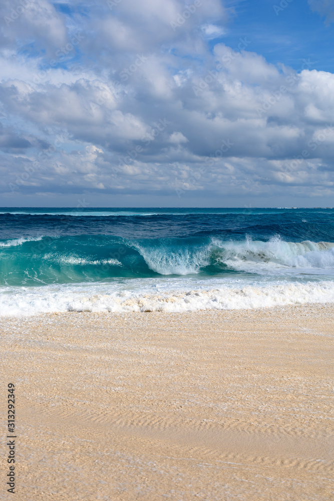 Waves in the Bahamas
