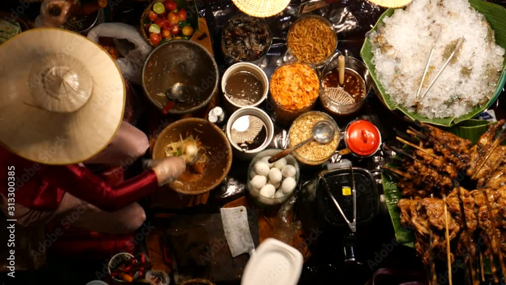 Somtam or Thai Papaya Salad, Thailand's floating market