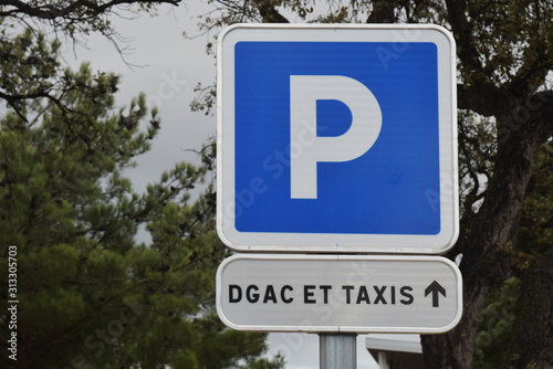 Panneau parking pour DGAC et taxis