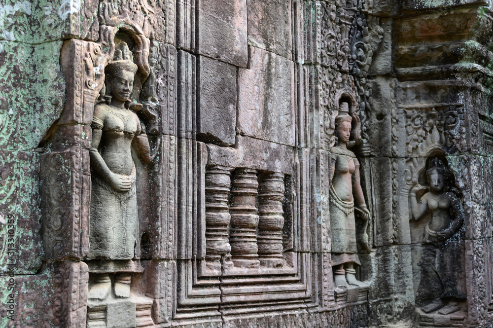 Sculptures du temple de Ta Prom
