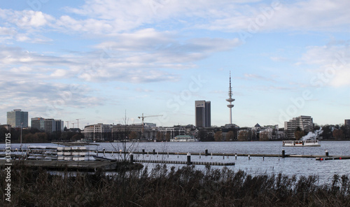 Winter in Hamburg; Außenalster an der Gurlitt-Insel photo