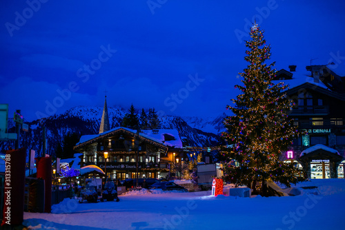 Wallpaper Mural Courchevel by night Torontodigital.ca