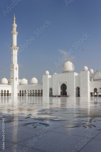 view of the Abu Dhabi grand mosque at day time