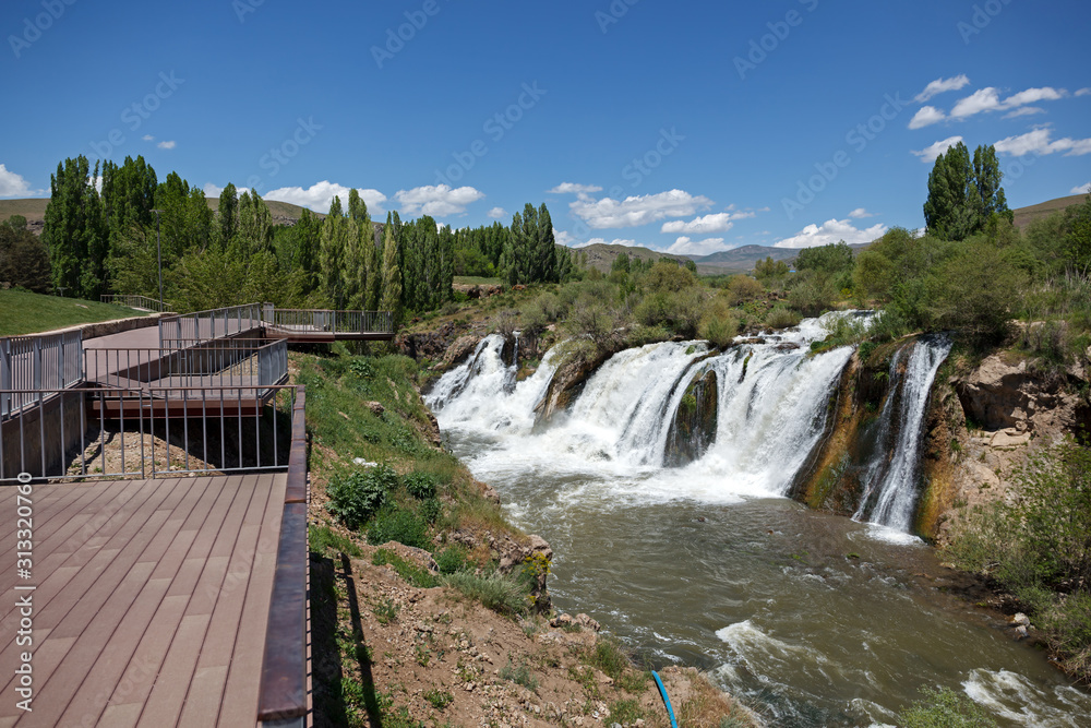 Muradiye waterfall