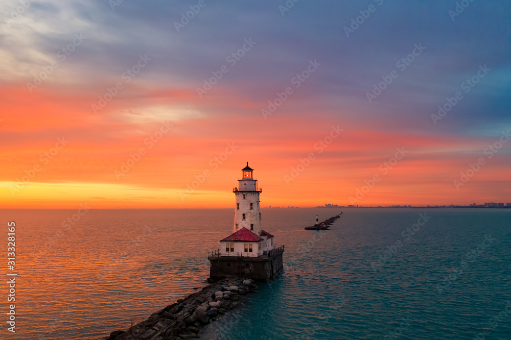 Fototapeta premium Chicago lighthouse at sunrise