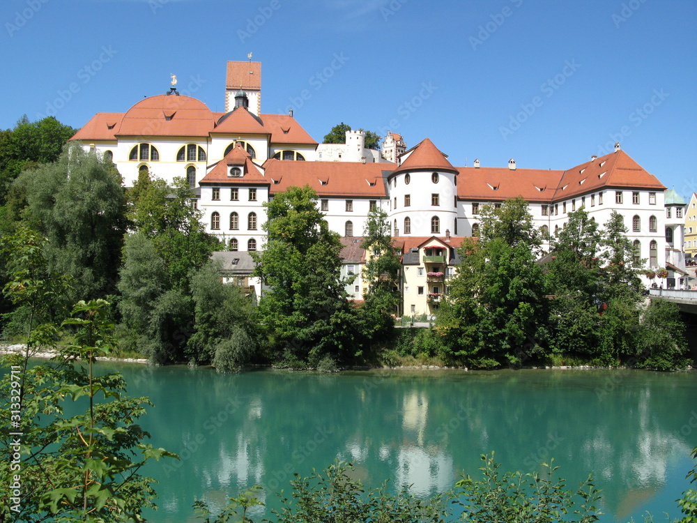 Lech mit Blick auf Kloster St. Mang Lech mit Blick auf Kloster St. Mang