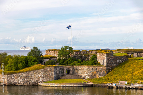 Obraz na płótnie Bastions of finnish fortress Suomenlinna (or swedish name Sveaborg) at the coast of Baltic sea near Helsinki city, Finland w salonie
