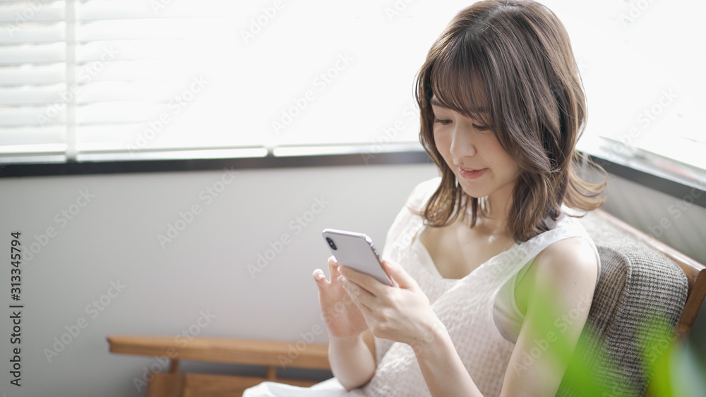 ビューティイメージ　スマートフォンの操作