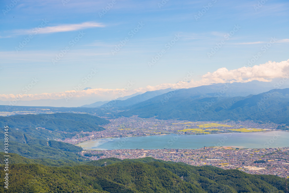 Fototapeta premium 高ボッチ高原から諏訪湖を望む