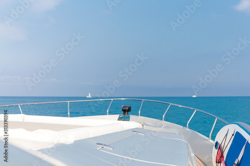 Beautiful shot from the boat of the sea under a blue sky © SPIX PRODUCTION