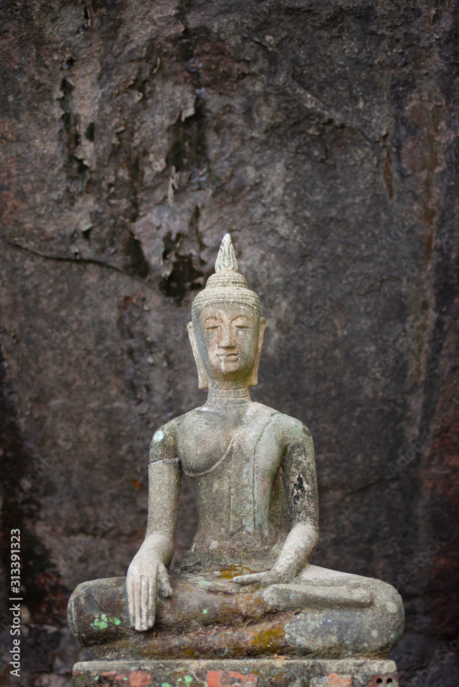 The image of the Buddha statue in Buddhism which is an ancient artifact