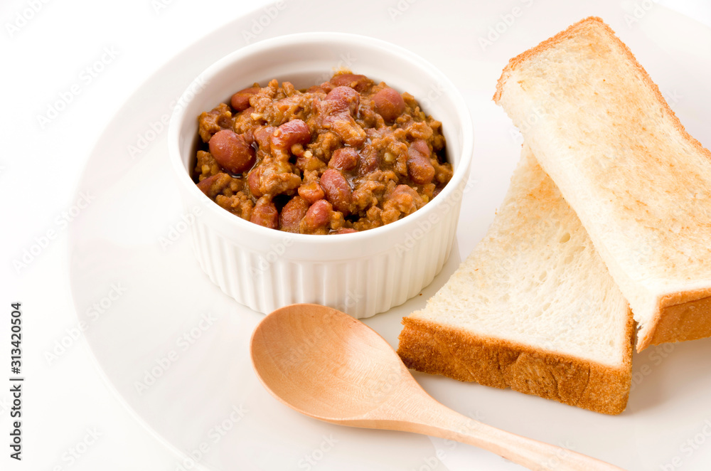 チリコンカーンとトースト